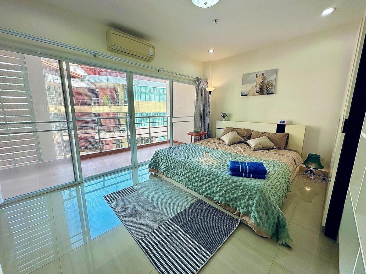 Wisdom Burg Bangsaen, Pool, Gym Aparthotel Ban Rong Khoei Exterior photo