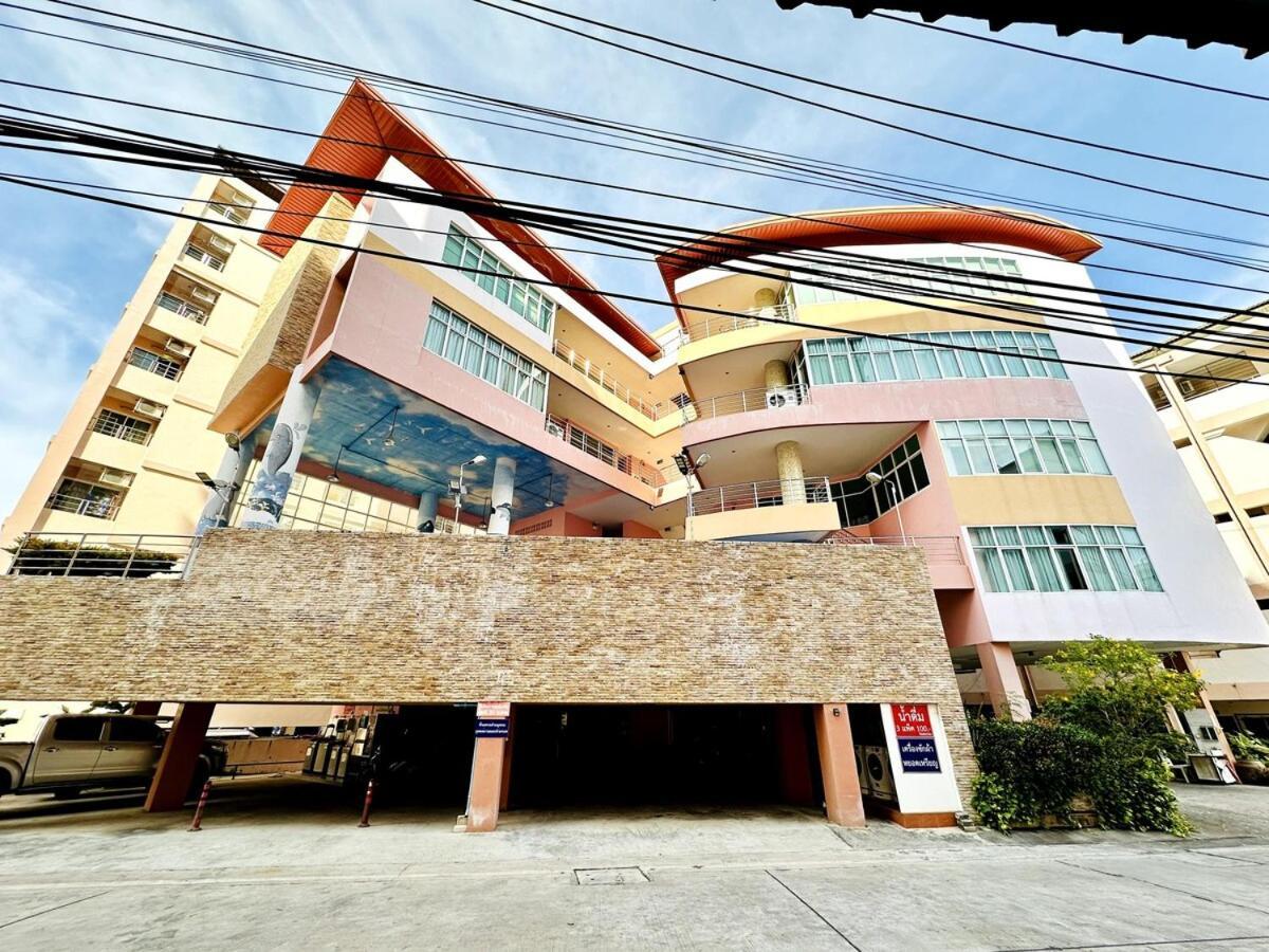 Wisdom Burg Bangsaen, Pool, Gym Aparthotel Ban Rong Khoei Exterior photo