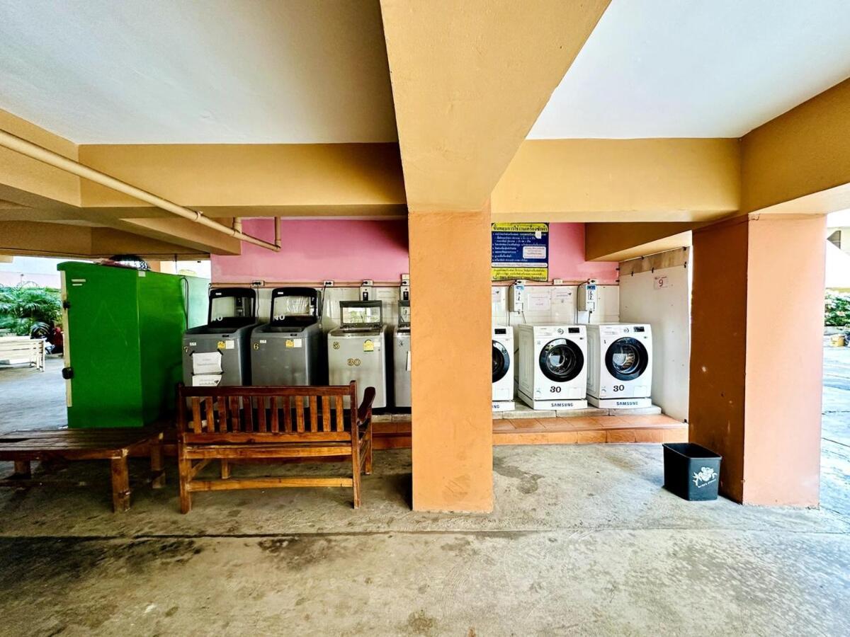 Wisdom Burg Bangsaen, Pool, Gym Aparthotel Ban Rong Khoei Exterior photo