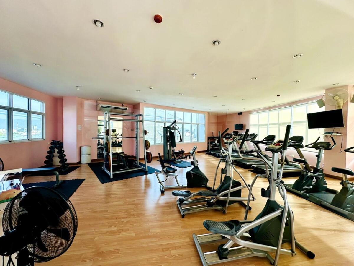Wisdom Burg Bangsaen, Pool, Gym Aparthotel Ban Rong Khoei Exterior photo