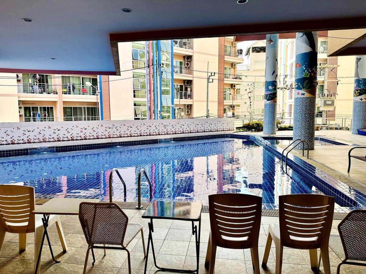 Wisdom Burg Bangsaen, Pool, Gym Aparthotel Ban Rong Khoei Exterior photo