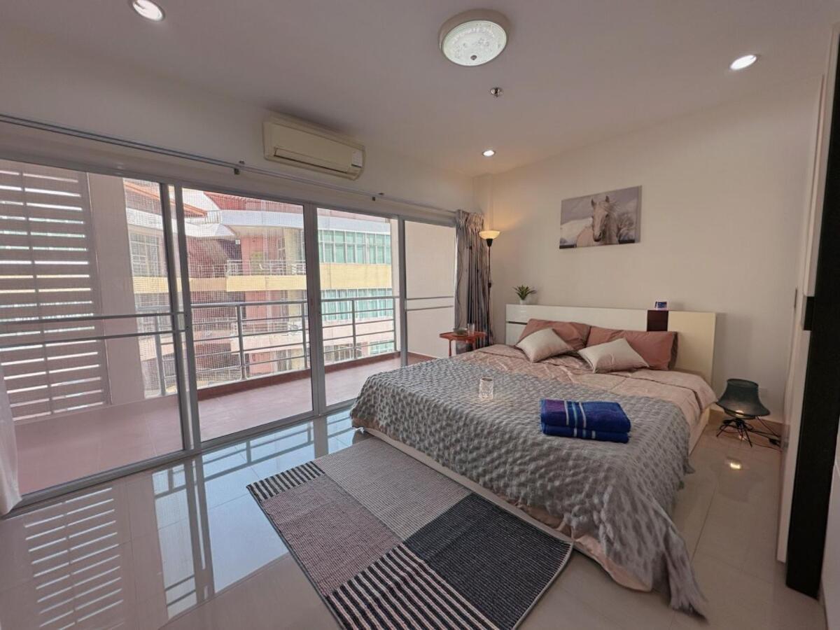 Wisdom Burg Bangsaen, Pool, Gym Aparthotel Ban Rong Khoei Exterior photo